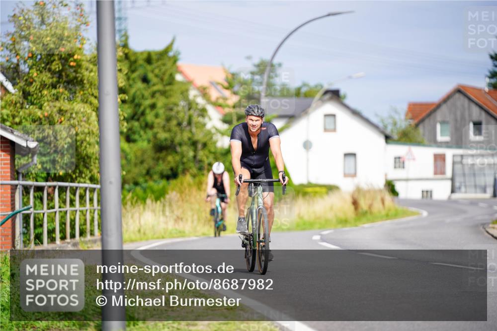 31.08.2025 - Elbe Triathlon Hamburg Michael Burmester http://msf.ph/oto/8687982 31.08.2025 15:33:00 Radfahren  meine-sportfotos.de