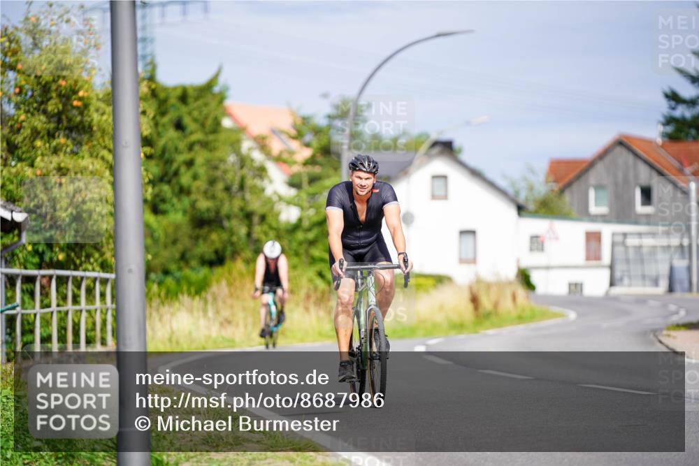 31.08.2025 - Elbe Triathlon Hamburg Michael Burmester http://msf.ph/oto/8687986 31.08.2025 15:33:00 Radfahren  meine-sportfotos.de