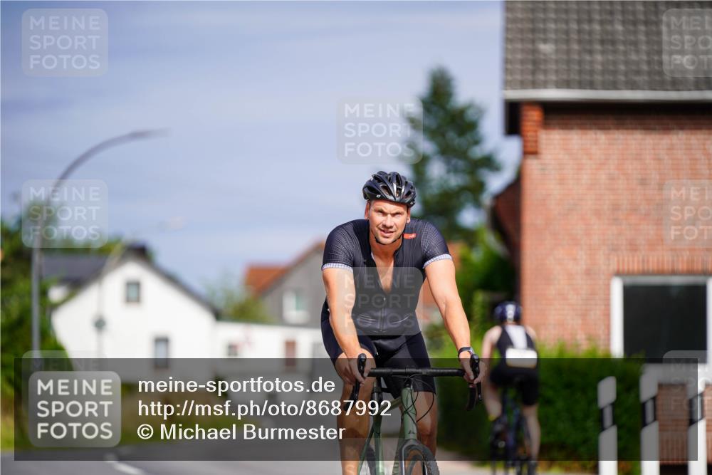 31.08.2025 - Elbe Triathlon Hamburg Michael Burmester http://msf.ph/oto/8687992 31.08.2025 15:33:02 Radfahren  meine-sportfotos.de