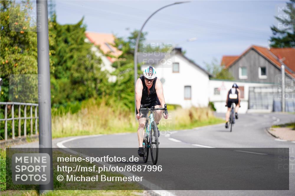 31.08.2025 - Elbe Triathlon Hamburg Michael Burmester http://msf.ph/oto/8687996 31.08.2025 15:33:04 Radfahren  meine-sportfotos.de