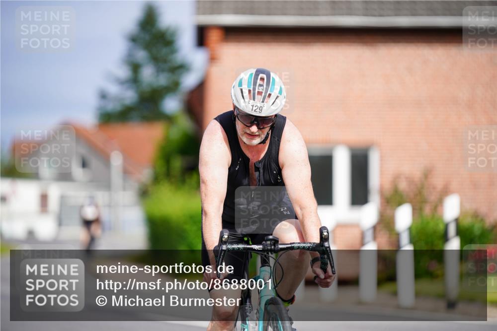 31.08.2025 - Elbe Triathlon Hamburg Michael Burmester http://msf.ph/oto/8688001 31.08.2025 15:33:06 Radfahren  meine-sportfotos.de