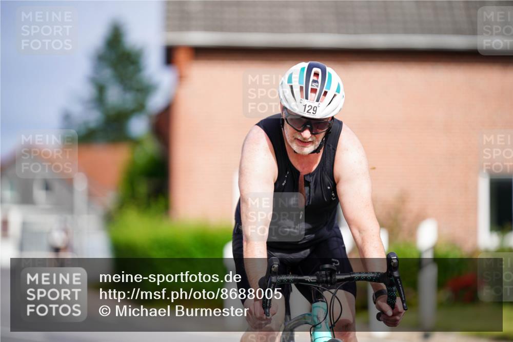 31.08.2025 - Elbe Triathlon Hamburg Michael Burmester http://msf.ph/oto/8688005 31.08.2025 15:33:06 Radfahren  meine-sportfotos.de