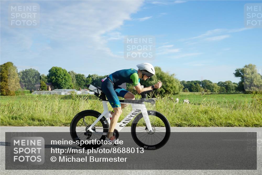 31.08.2025 - Elbe Triathlon Hamburg Michael Burmester http://msf.ph/oto/8688013 31.08.2025 08:39:42 Radfahren 220 meine-sportfotos.de