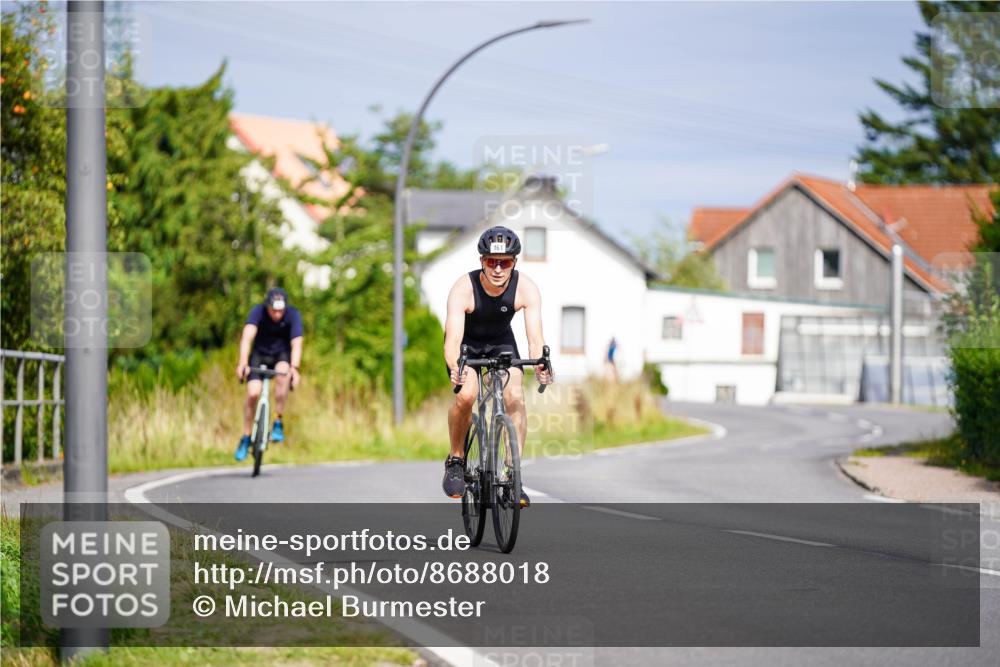 31.08.2025 - Elbe Triathlon Hamburg Michael Burmester http://msf.ph/oto/8688018 31.08.2025 15:33:39 Radfahren  meine-sportfotos.de