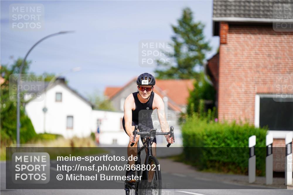31.08.2025 - Elbe Triathlon Hamburg Michael Burmester http://msf.ph/oto/8688021 31.08.2025 15:33:40 Radfahren  meine-sportfotos.de