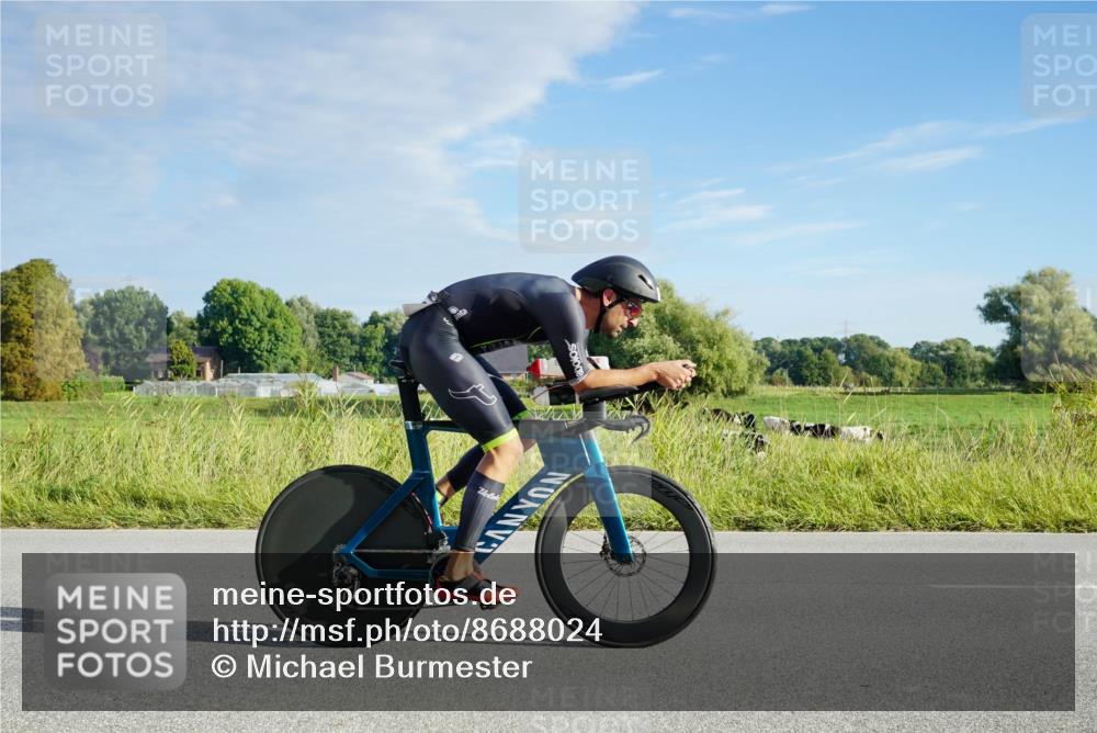 31.08.2025 - Elbe Triathlon Hamburg Michael Burmester http://msf.ph/oto/8688024 31.08.2025 08:40:45 Radfahren 219, 230 meine-sportfotos.de