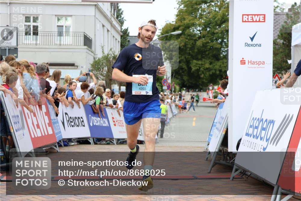 31.08.2025 - 21. Blankeneser Heldenlauf Strokosch-Dieckow http://msf.ph/oto/8688025 31.08.2025 11:56:08 Ziel 4203 meine-sportfotos.de