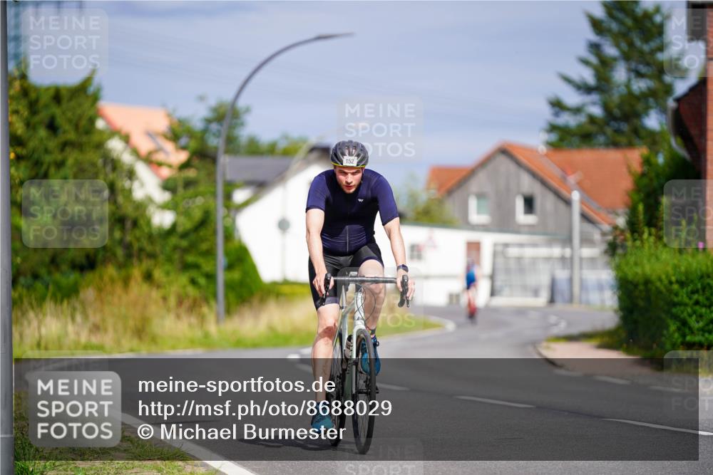31.08.2025 - Elbe Triathlon Hamburg Michael Burmester http://msf.ph/oto/8688029 31.08.2025 15:33:42 Radfahren  meine-sportfotos.de