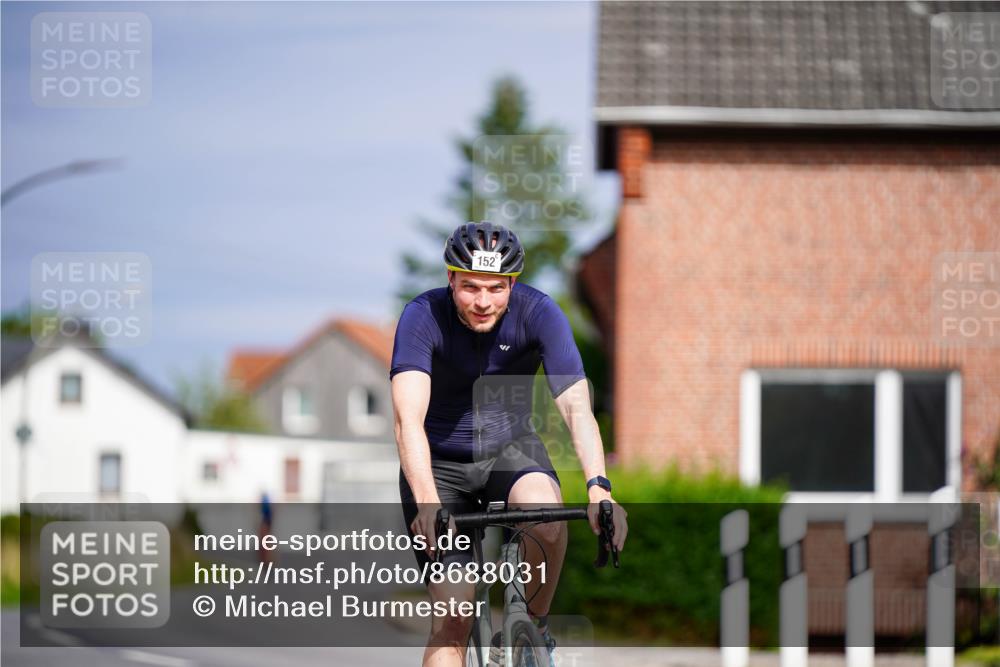31.08.2025 - Elbe Triathlon Hamburg Michael Burmester http://msf.ph/oto/8688031 31.08.2025 15:33:43 Radfahren  meine-sportfotos.de