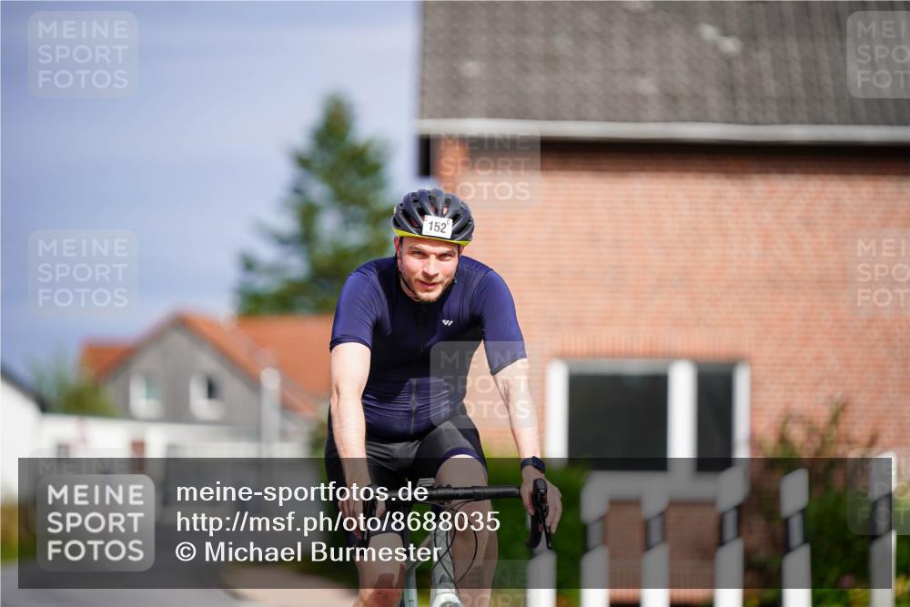 31.08.2025 - Elbe Triathlon Hamburg Michael Burmester http://msf.ph/oto/8688035 31.08.2025 15:33:43 Radfahren  meine-sportfotos.de