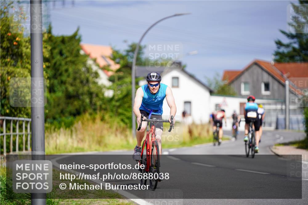 31.08.2025 - Elbe Triathlon Hamburg Michael Burmester http://msf.ph/oto/8688038 31.08.2025 15:33:52 Radfahren  meine-sportfotos.de