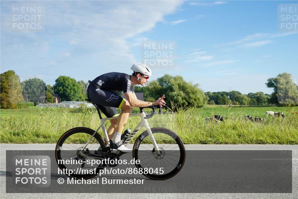 31.08.2025 - Elbe Triathlon Hamburg Michael Burmester http://msf.ph/oto/8688045 31.08.2025 08:41:42 Radfahren 225, 227 meine-sportfotos.de