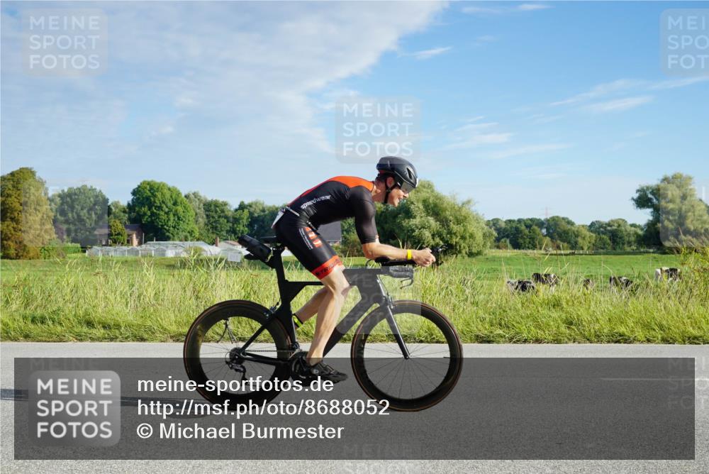 31.08.2025 - Elbe Triathlon Hamburg Michael Burmester http://msf.ph/oto/8688052 31.08.2025 08:42:12 Radfahren 215 meine-sportfotos.de