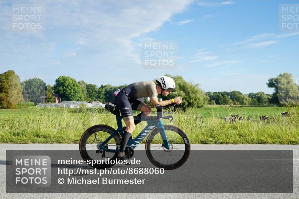31.08.2025 - Elbe Triathlon Hamburg Michael Burmester http://msf.ph/oto/8688060 31.08.2025 08:42:35 Radfahren 207 meine-sportfotos.de