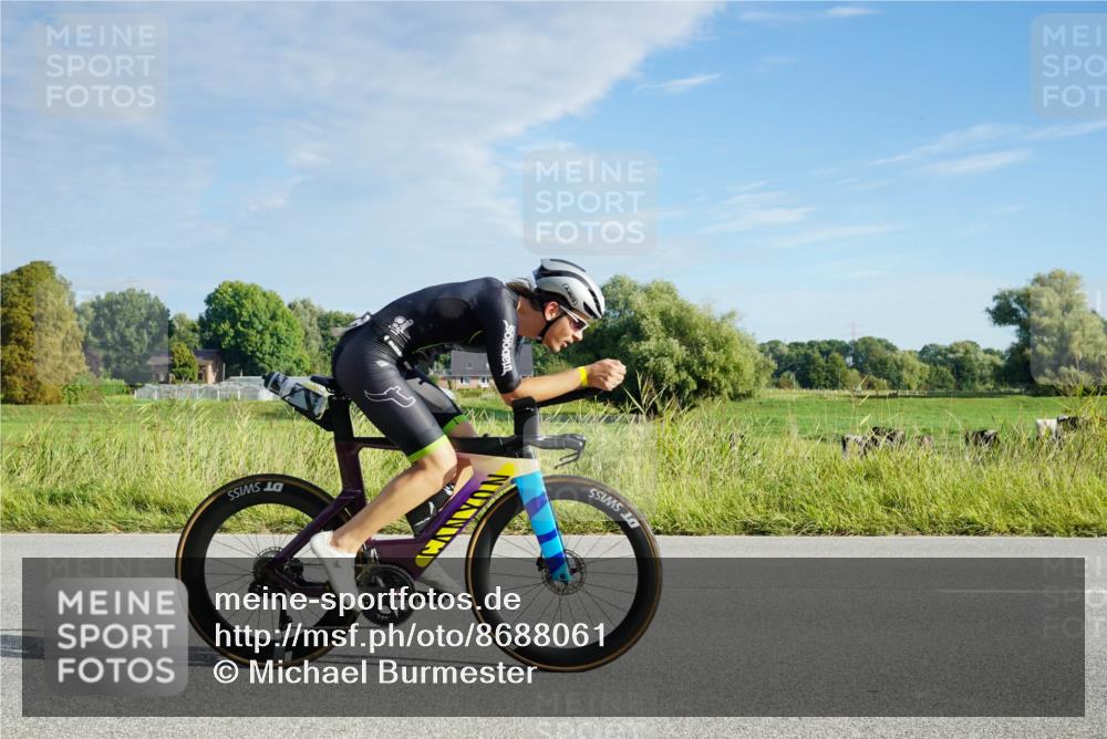 31.08.2025 - Elbe Triathlon Hamburg Michael Burmester http://msf.ph/oto/8688061 31.08.2025 08:42:49 Radfahren 231, 234 meine-sportfotos.de
