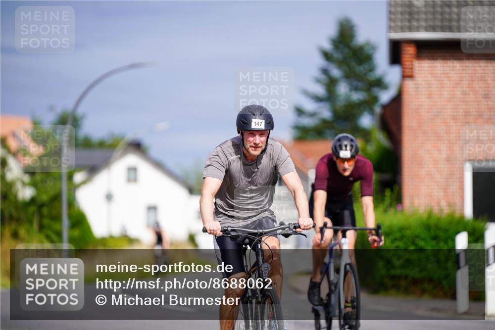 31.08.2025 - Elbe Triathlon Hamburg Michael Burmester http://msf.ph/oto/8688062 31.08.2025 15:34:05 Radfahren  meine-sportfotos.de