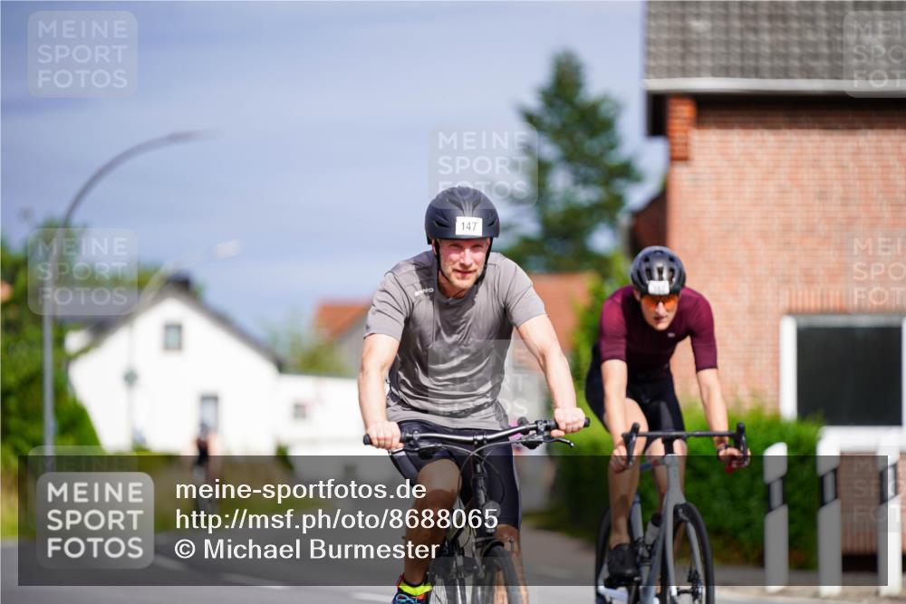 31.08.2025 - Elbe Triathlon Hamburg Michael Burmester http://msf.ph/oto/8688065 31.08.2025 15:34:05 Radfahren  meine-sportfotos.de