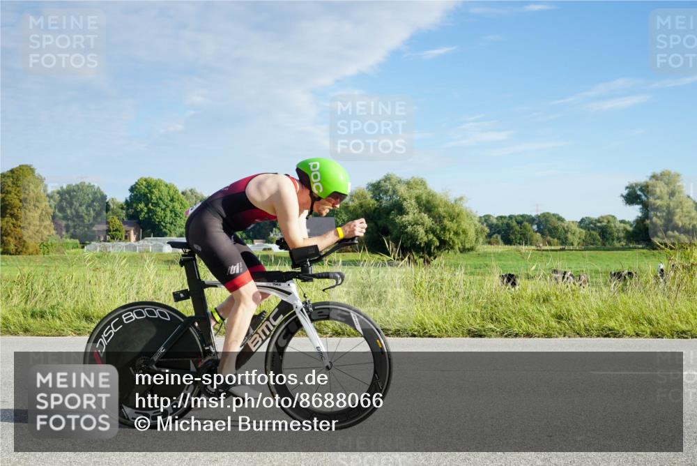 31.08.2025 - Elbe Triathlon Hamburg Michael Burmester http://msf.ph/oto/8688066 31.08.2025 08:43:01 Radfahren 185 meine-sportfotos.de
