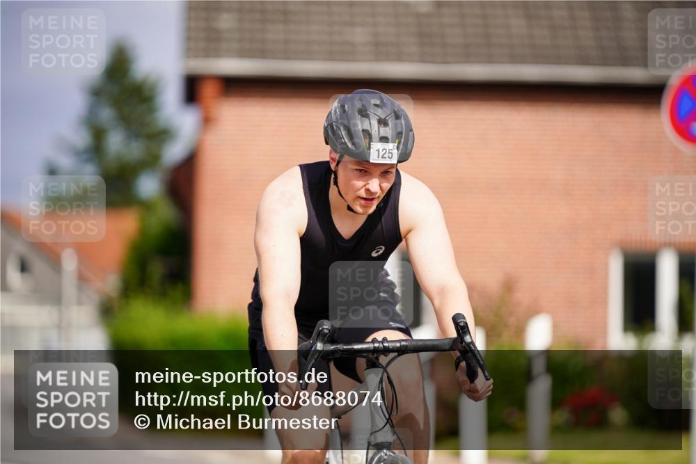 31.08.2025 - Elbe Triathlon Hamburg Michael Burmester http://msf.ph/oto/8688074 31.08.2025 15:34:14 Radfahren  meine-sportfotos.de