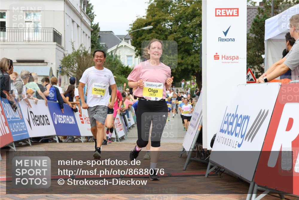 31.08.2025 - 21. Blankeneser Heldenlauf Strokosch-Dieckow http://msf.ph/oto/8688076 31.08.2025 10:29:35 Ziel 2491, 2578, 2614, 2615, 2426, 2684, 2538, 2558, 2277 meine-sportfotos.de