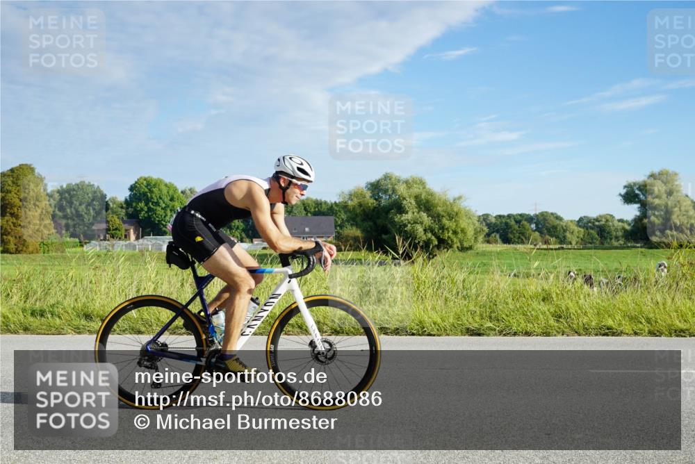 31.08.2025 - Elbe Triathlon Hamburg Michael Burmester http://msf.ph/oto/8688086 31.08.2025 08:44:25 Radfahren 192, 193 meine-sportfotos.de