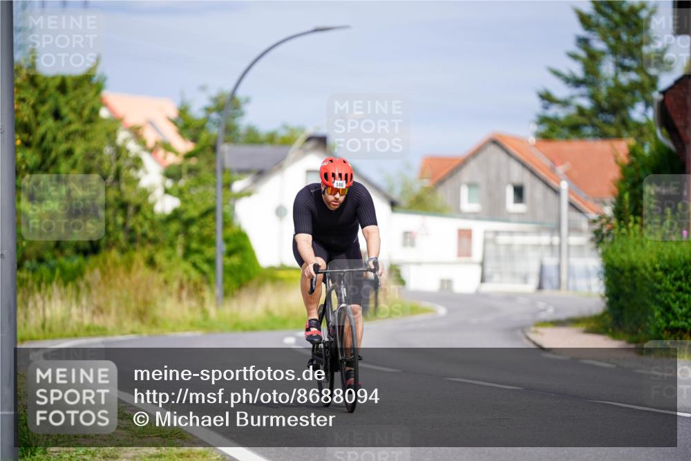 31.08.2025 - Elbe Triathlon Hamburg Michael Burmester http://msf.ph/oto/8688094 31.08.2025 15:34:53 Radfahren  meine-sportfotos.de