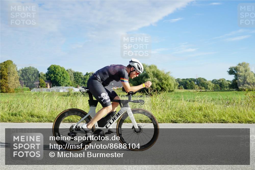 31.08.2025 - Elbe Triathlon Hamburg Michael Burmester http://msf.ph/oto/8688104 31.08.2025 08:45:49 Radfahren 174 meine-sportfotos.de