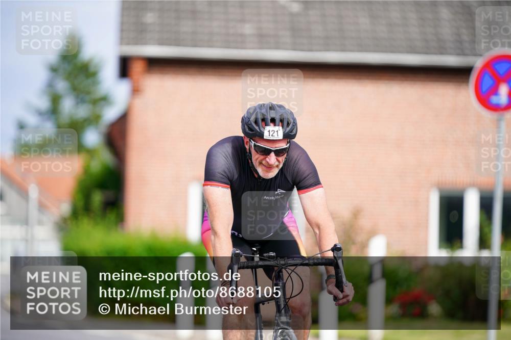 31.08.2025 - Elbe Triathlon Hamburg Michael Burmester http://msf.ph/oto/8688105 31.08.2025 15:35:08 Radfahren  meine-sportfotos.de