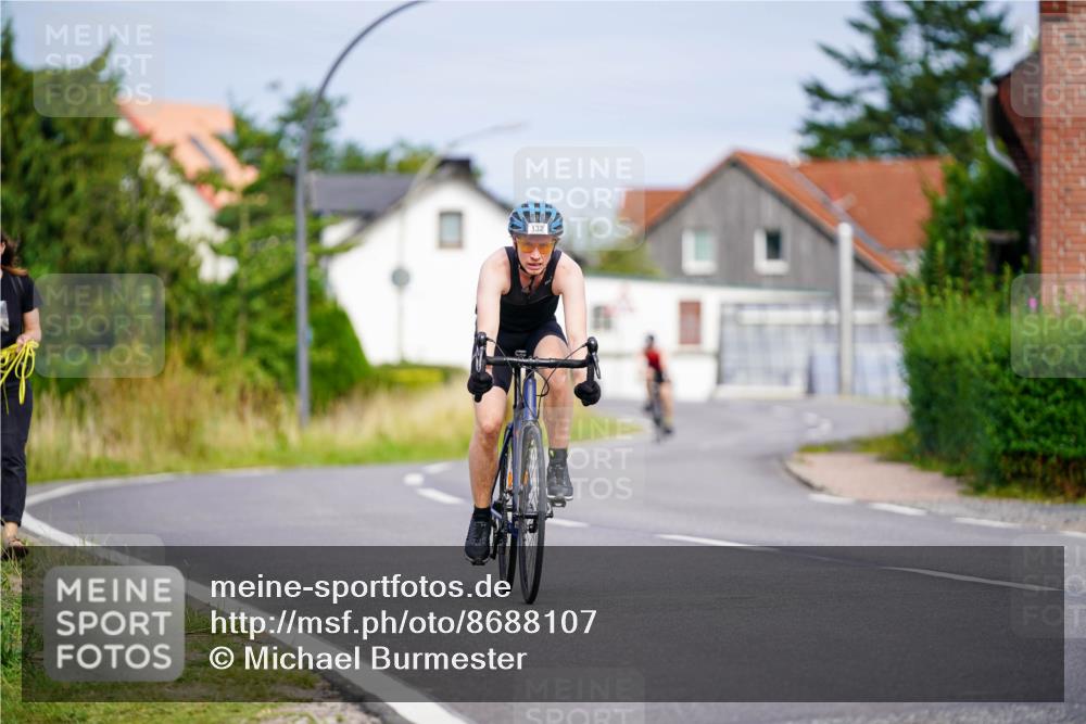 31.08.2025 - Elbe Triathlon Hamburg Michael Burmester http://msf.ph/oto/8688107 31.08.2025 15:35:48 Radfahren  meine-sportfotos.de