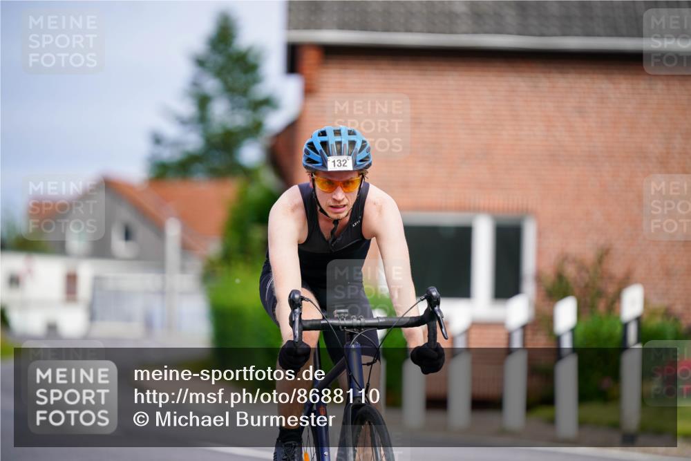 31.08.2025 - Elbe Triathlon Hamburg Michael Burmester http://msf.ph/oto/8688110 31.08.2025 15:35:49 Radfahren  meine-sportfotos.de