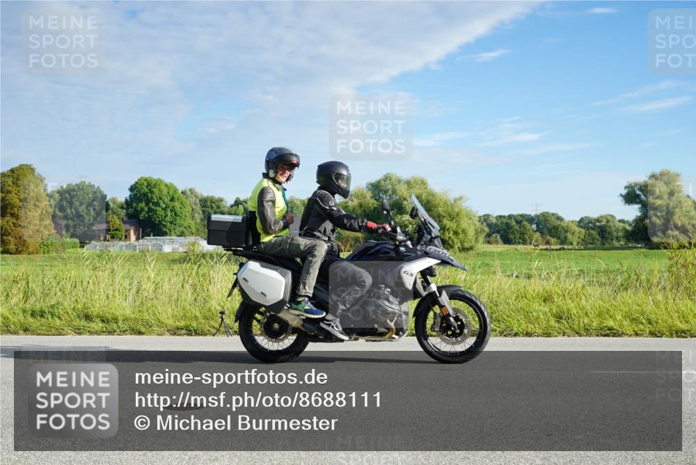31.08.2025 - Elbe Triathlon Hamburg Michael Burmester http://msf.ph/oto/8688111 31.08.2025 08:46:33 Radfahren 233 meine-sportfotos.de