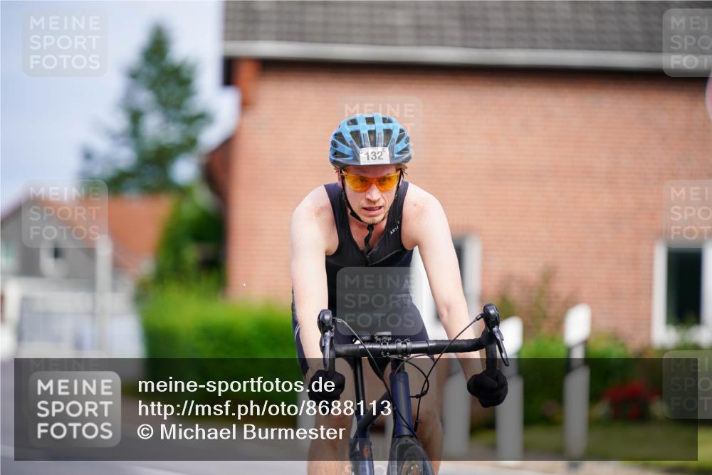 31.08.2025 - Elbe Triathlon Hamburg Michael Burmester http://msf.ph/oto/8688113 31.08.2025 15:35:50 Radfahren  meine-sportfotos.de