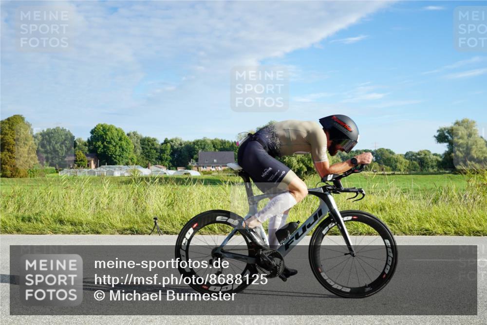 31.08.2025 - Elbe Triathlon Hamburg Michael Burmester http://msf.ph/oto/8688125 31.08.2025 08:47:33 Radfahren 206 meine-sportfotos.de