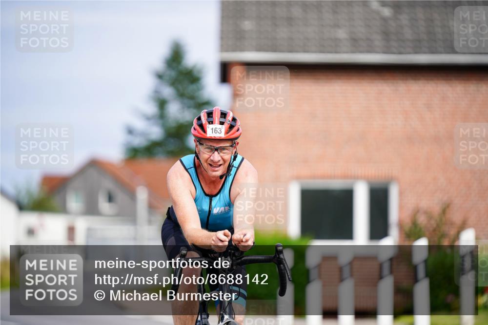31.08.2025 - Elbe Triathlon Hamburg Michael Burmester http://msf.ph/oto/8688142 31.08.2025 15:36:19 Radfahren  meine-sportfotos.de