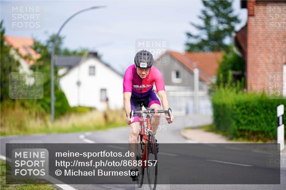 31.08.2025 - Elbe Triathlon Hamburg Michael Burmester http://msf.ph/oto/8688157 31.08.2025 15:36:24 Radfahren  meine-sportfotos.de