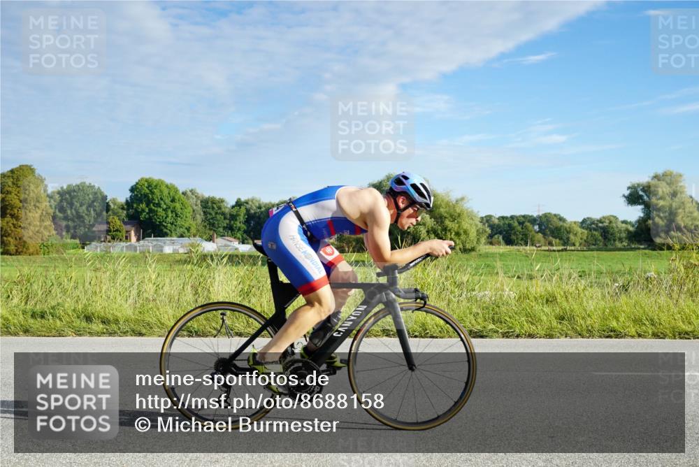 31.08.2025 - Elbe Triathlon Hamburg Michael Burmester http://msf.ph/oto/8688158 31.08.2025 08:49:24 Radfahren 210, 354 meine-sportfotos.de