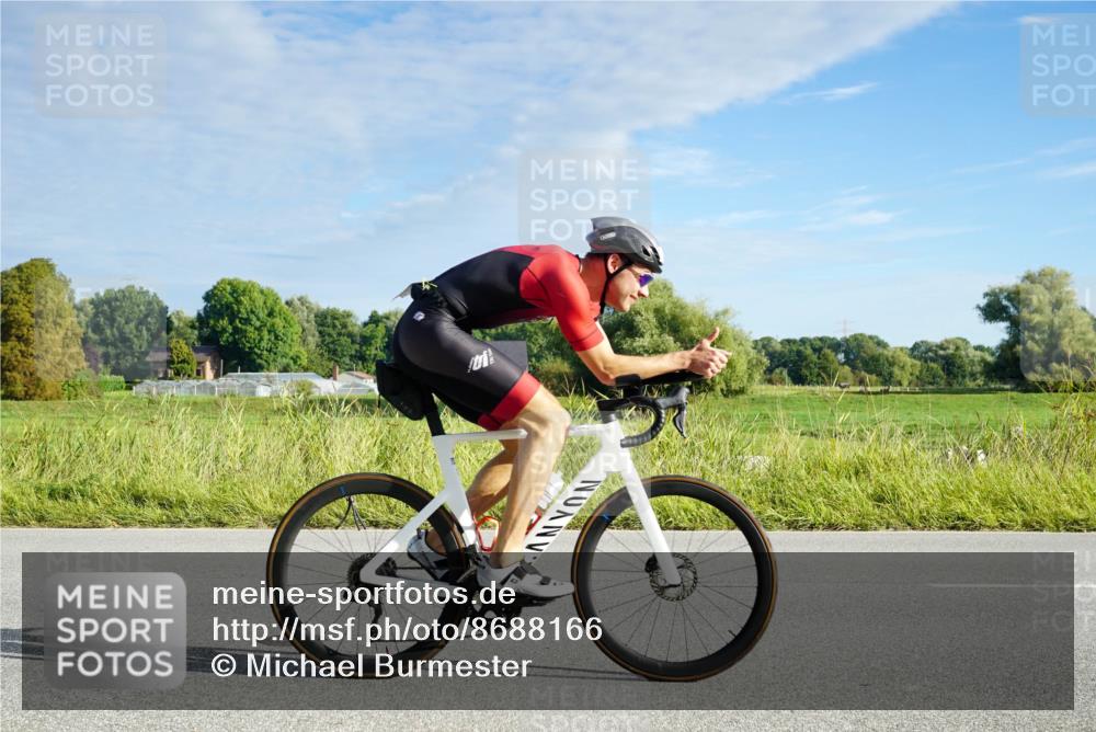 31.08.2025 - Elbe Triathlon Hamburg Michael Burmester http://msf.ph/oto/8688166 31.08.2025 08:49:38 Radfahren 312, 333 meine-sportfotos.de