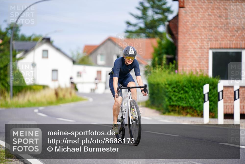 31.08.2025 - Elbe Triathlon Hamburg Michael Burmester http://msf.ph/oto/8688173 31.08.2025 15:37:07 Radfahren  meine-sportfotos.de