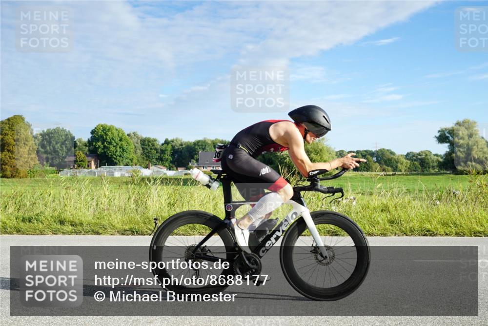 31.08.2025 - Elbe Triathlon Hamburg Michael Burmester http://msf.ph/oto/8688177 31.08.2025 08:50:27 Radfahren 186, 223 meine-sportfotos.de