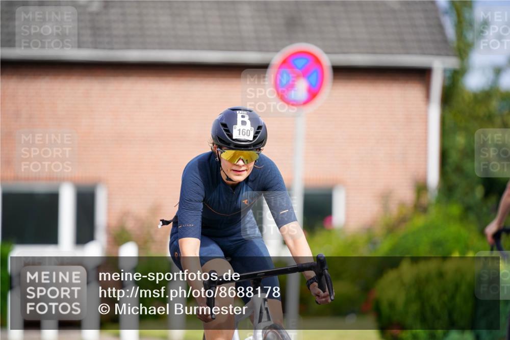 31.08.2025 - Elbe Triathlon Hamburg Michael Burmester http://msf.ph/oto/8688178 31.08.2025 15:37:08 Radfahren  meine-sportfotos.de