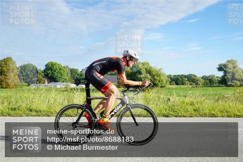 31.08.2025 - Elbe Triathlon Hamburg Michael Burmester http://msf.ph/oto/8688183 31.08.2025 08:50:35 Radfahren 214 meine-sportfotos.de