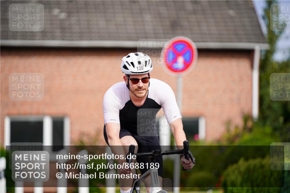 31.08.2025 - Elbe Triathlon Hamburg Michael Burmester http://msf.ph/oto/8688189 31.08.2025 15:37:42 Radfahren  meine-sportfotos.de