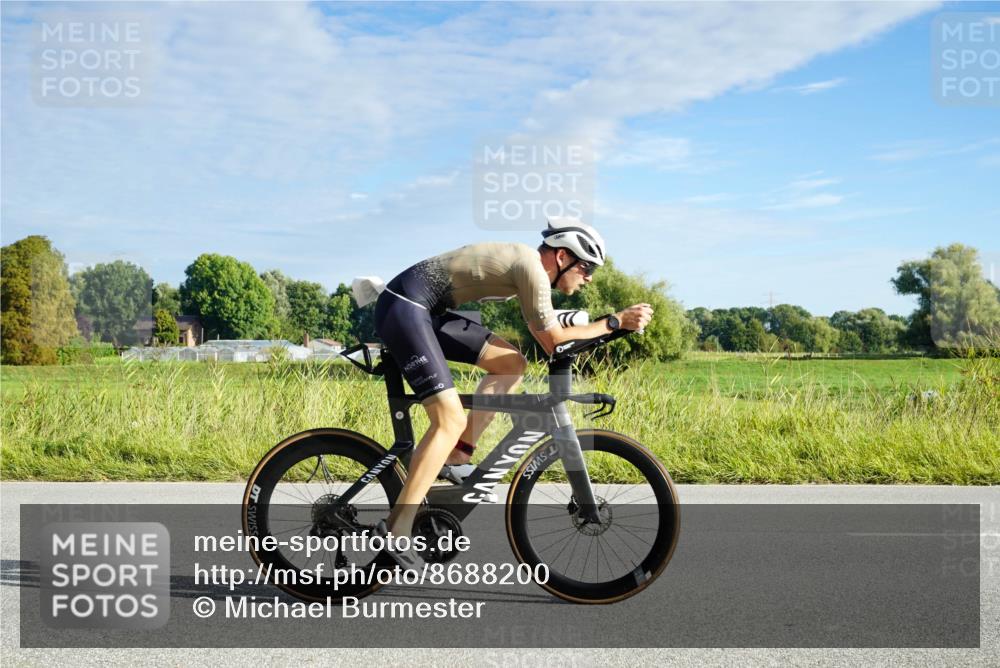 31.08.2025 - Elbe Triathlon Hamburg Michael Burmester http://msf.ph/oto/8688200 31.08.2025 08:51:46 Radfahren 200, 209, 232, 238, 332 meine-sportfotos.de