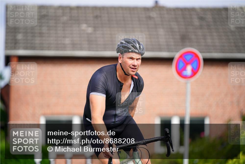 31.08.2025 - Elbe Triathlon Hamburg Michael Burmester http://msf.ph/oto/8688208 31.08.2025 15:37:52 Radfahren  meine-sportfotos.de