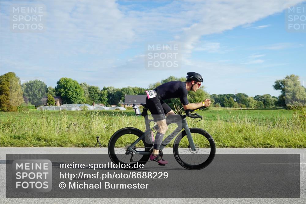 31.08.2025 - Elbe Triathlon Hamburg Michael Burmester http://msf.ph/oto/8688229 31.08.2025 08:53:27 Radfahren 189, 196, 225, 272, 314, 340, 344, 381 meine-sportfotos.de