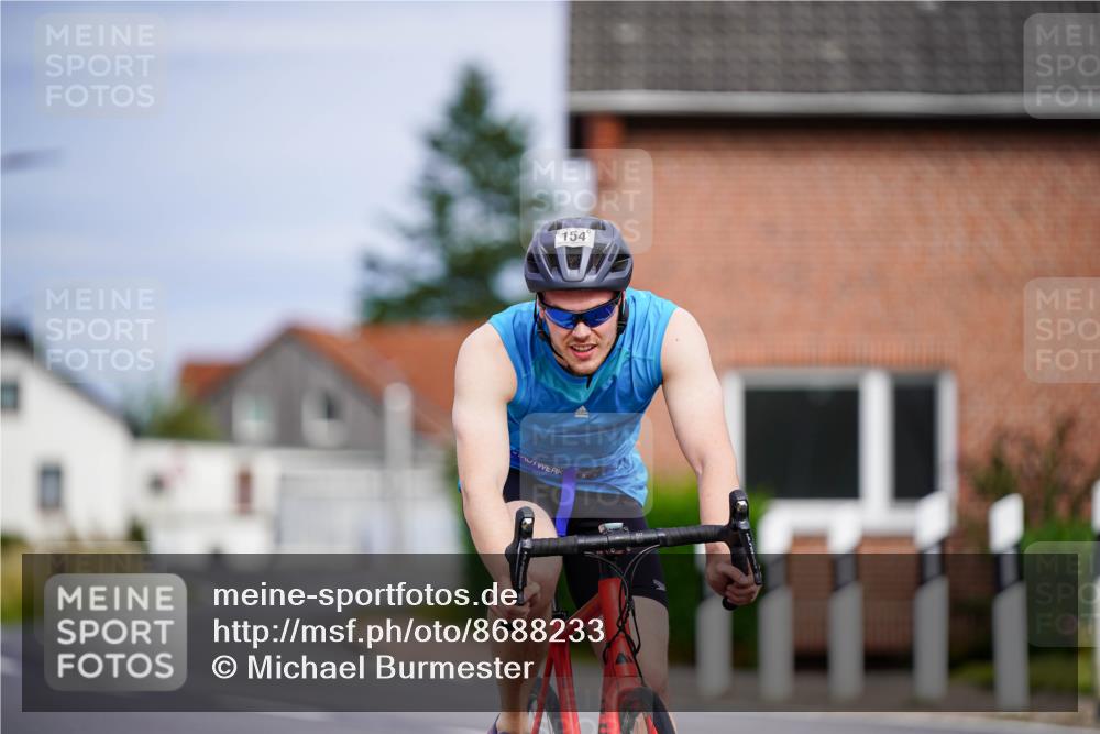 31.08.2025 - Elbe Triathlon Hamburg Michael Burmester http://msf.ph/oto/8688233 31.08.2025 15:38:56 Radfahren  meine-sportfotos.de