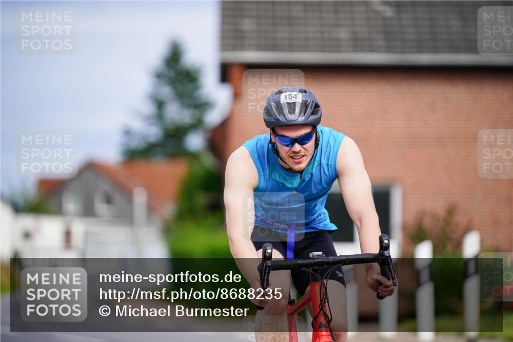 31.08.2025 - Elbe Triathlon Hamburg Michael Burmester http://msf.ph/oto/8688235 31.08.2025 15:38:56 Radfahren  meine-sportfotos.de