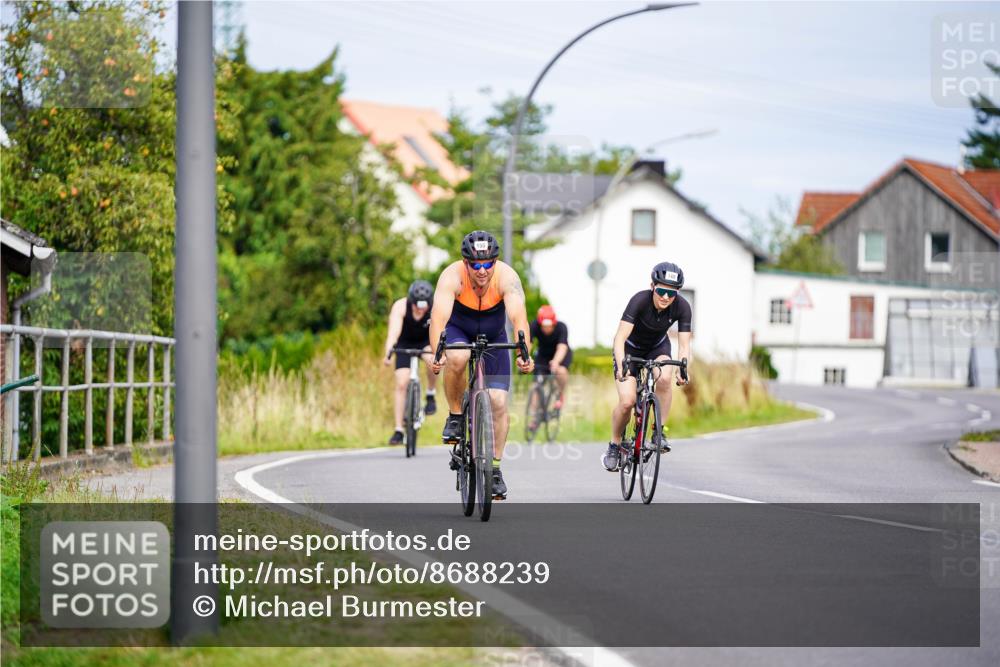 31.08.2025 - Elbe Triathlon Hamburg Michael Burmester http://msf.ph/oto/8688239 31.08.2025 15:39:14 Radfahren  meine-sportfotos.de