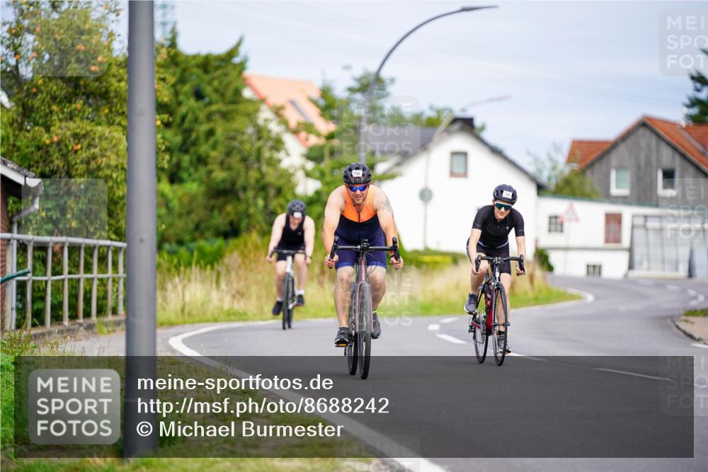 31.08.2025 - Elbe Triathlon Hamburg Michael Burmester http://msf.ph/oto/8688242 31.08.2025 15:39:15 Radfahren  meine-sportfotos.de
