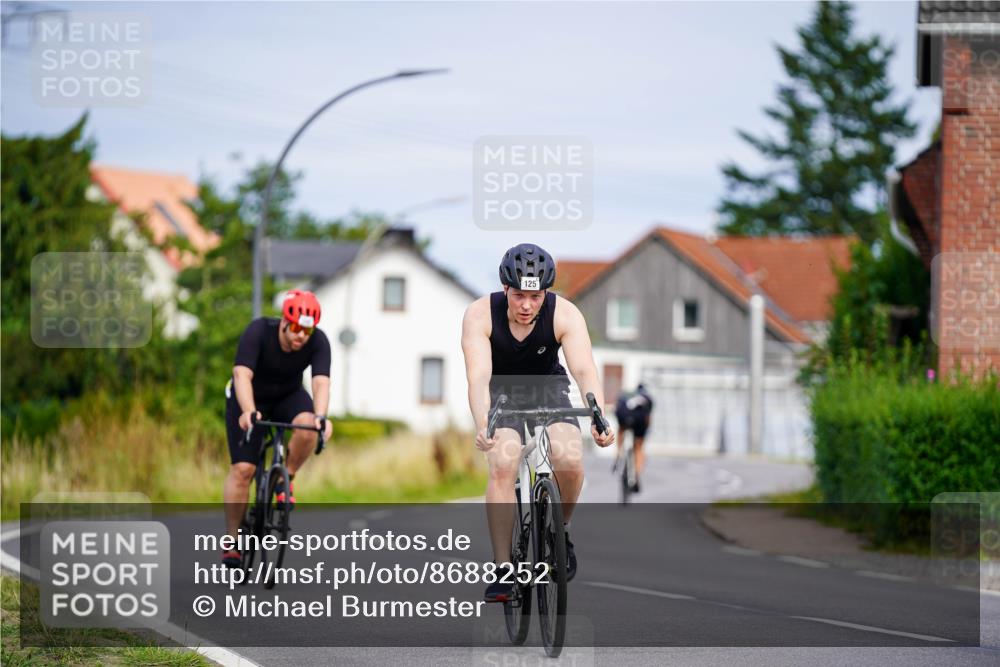 31.08.2025 - Elbe Triathlon Hamburg Michael Burmester http://msf.ph/oto/8688252 31.08.2025 15:39:18 Radfahren  meine-sportfotos.de
